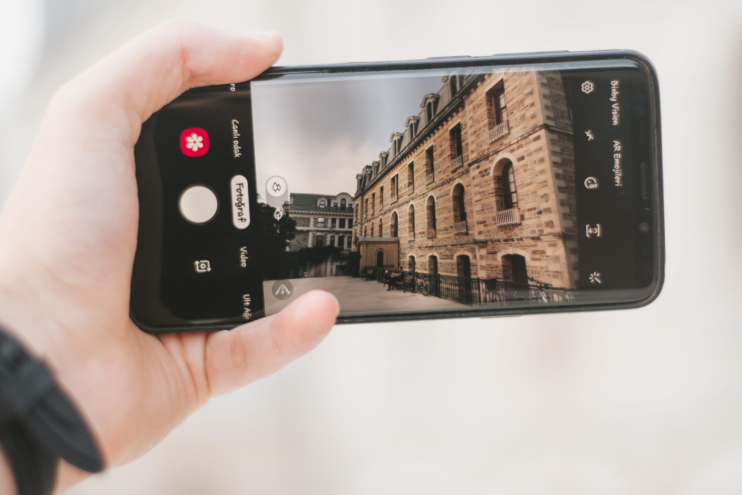 28 Camera Roll and Smartphone Photo Statistics That Reveal the Hidden Value in Your Photos