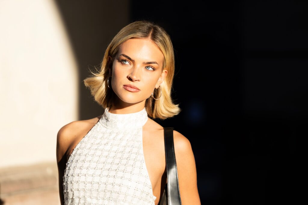 Margot Robbie's Style with AI