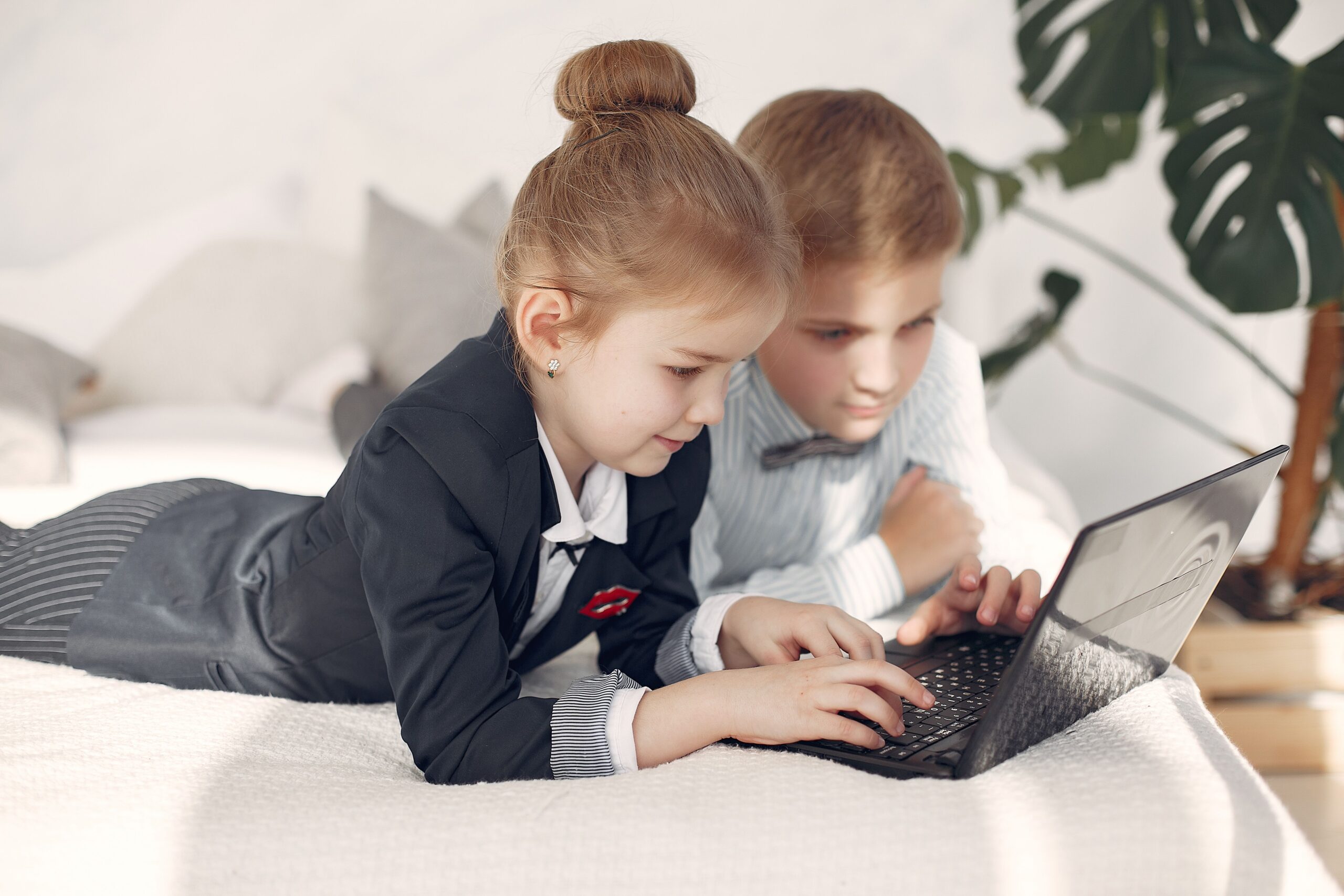 Best AI Apps for Keeping Track of Kids’ Activities