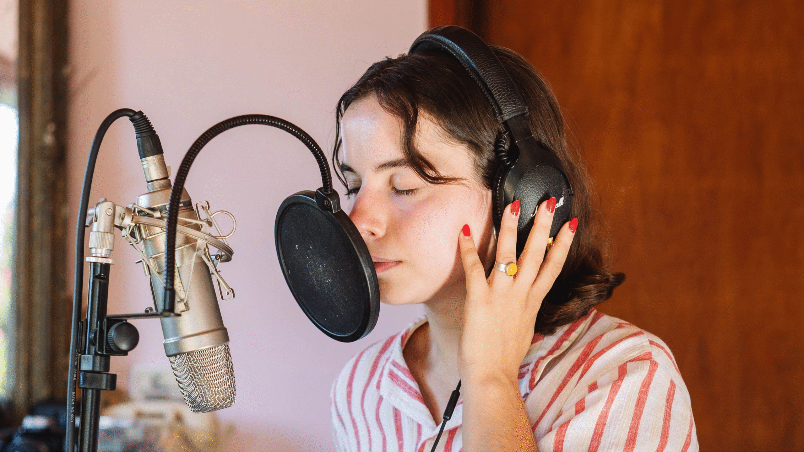 Get Gracie Abrams’s Style with AI